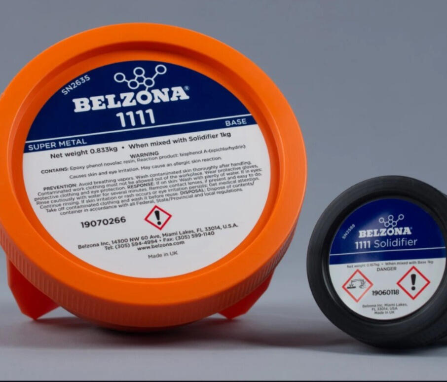 Un compuesto reparador de 2 partes libre de solventes a base de resina epoxi reforzado con aleación de acero al silicio para la reparación de metales.