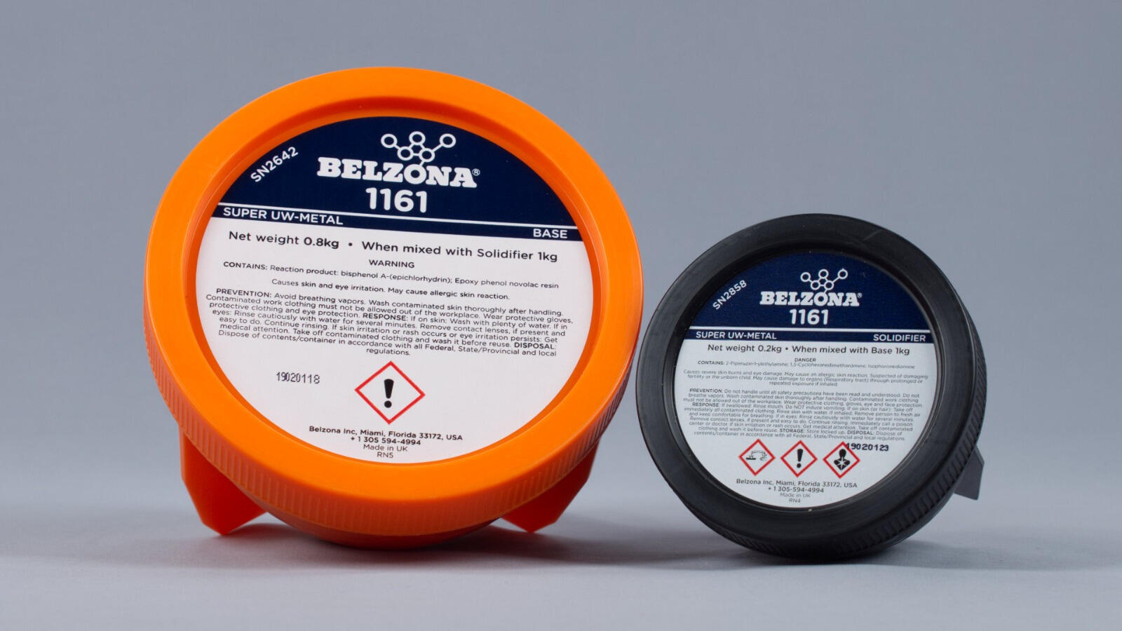 Un compuesto reparador de 2 partes libre de solventes a base de resina epoxi reforzado con aleación de acero al silicio para la reparación de metales.