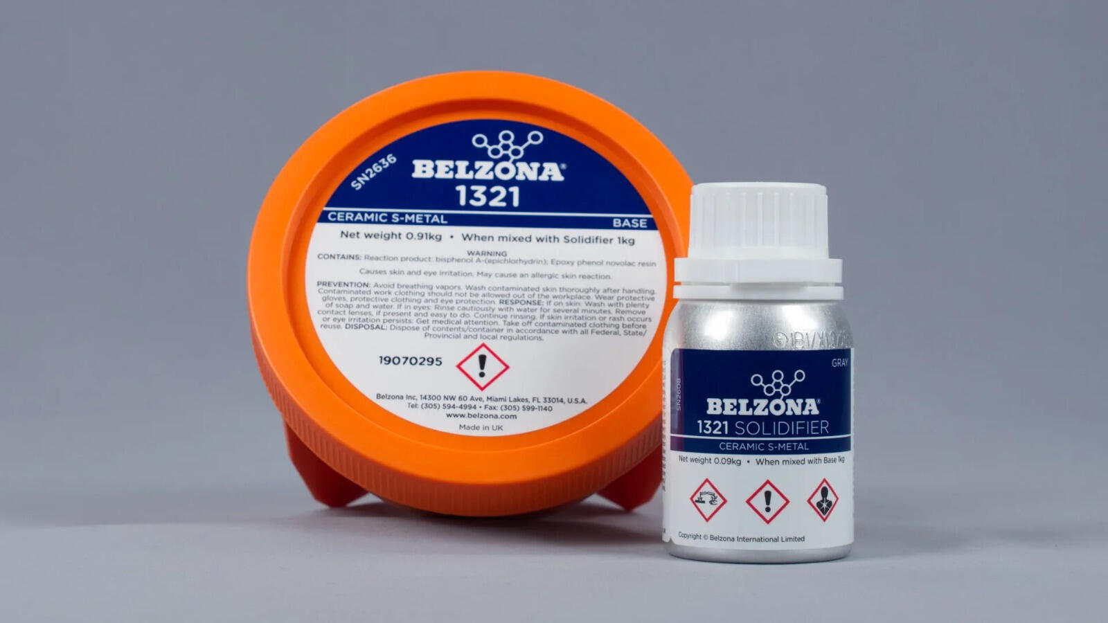 Un compuesto reparador de 2 partes libre de solventes a base de resina epoxi reforzado con aleación de acero al silicio para la reparación de metales.