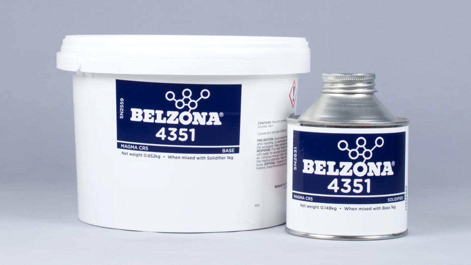 Un compuesto reparador de 2 partes libre de solventes a base de resina epoxi reforzado con aleación de acero al silicio para la reparación de metales.