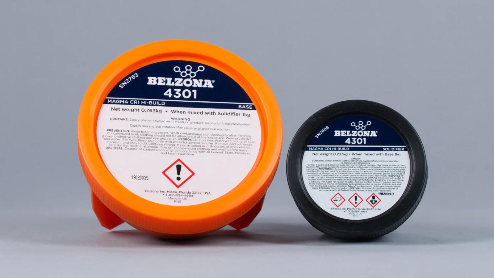 Un compuesto reparador de 2 partes libre de solventes a base de resina epoxi reforzado con aleación de acero al silicio para la reparación de metales.