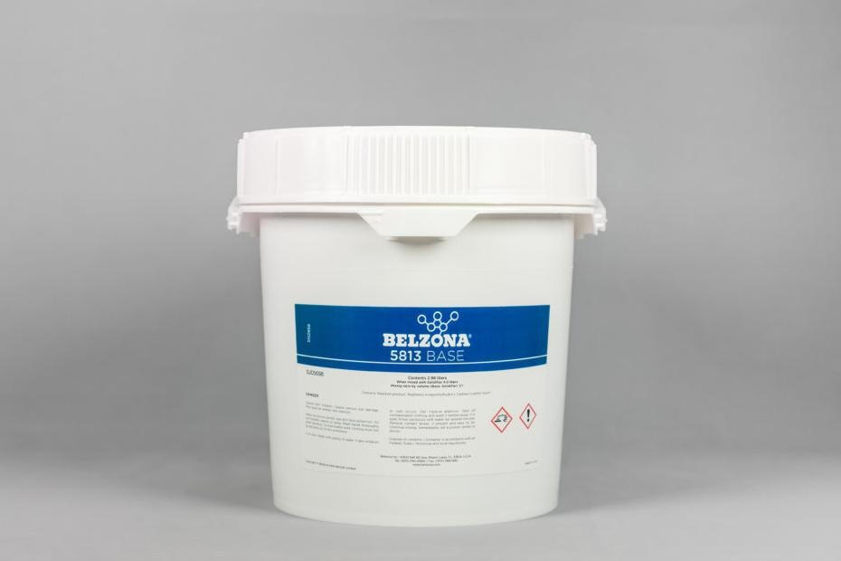 Un compuesto reparador de 2 partes libre de solventes a base de resina epoxi reforzado con aleación de acero al silicio para la reparación de metales.